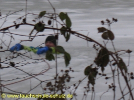 Unterstützung der Feuerwehr Wrestedt durch dieTauchschule Schulz. Vielen dank an Holger (dem Opfer) !